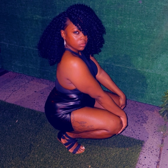 🧩🧩🧩I’m live!! Come get ran for hours!!! Yours and mine 🧩🧩💃🏾😘🌴🍹🎶🇬🇩💕🙏🏾🧩🚌 - Picture 11 of 17